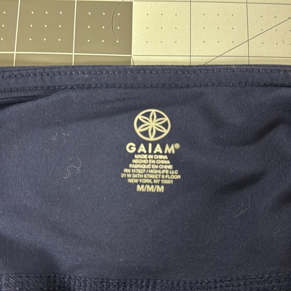 Gaiam Leggings with Side Pockets in NAVY - Picture 4 of 8
